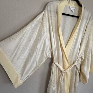 Natori Classics Small Silky Butter Yellow Floral Lily Robe Belt Kimono Preppy‎